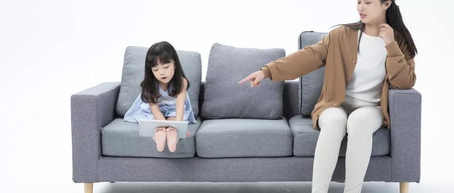 父母感情不和、出轨或离婚，会对孩子造成什么样的伤害？