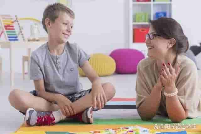 如何与自闭症孩子对话？这些都是家庭使用技巧
